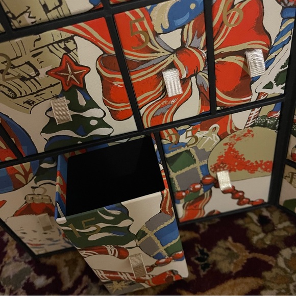 Jo Malone Advent Calendar Box - Picture 2 of 7
